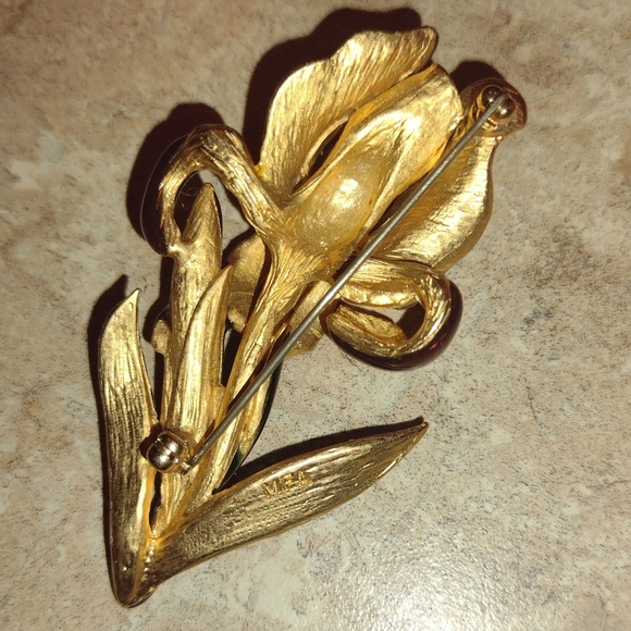 Boston MFA (Museum of Fine Arts) IRIS Enamel Brooch - Picture 5 of 13